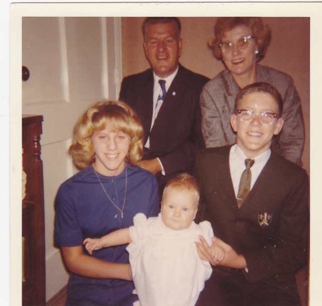The Weiss Family in October, 1964 - Mom, Daddy, Donna, Jeff and baby Lisa: photo courtesy of Lisa Weiss Robinson.